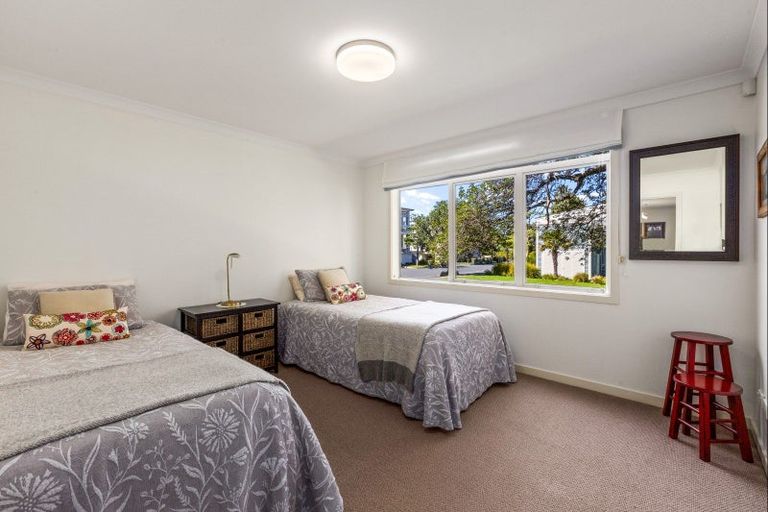 Photo of property in 21 Parkside Drive, Orewa, 0931