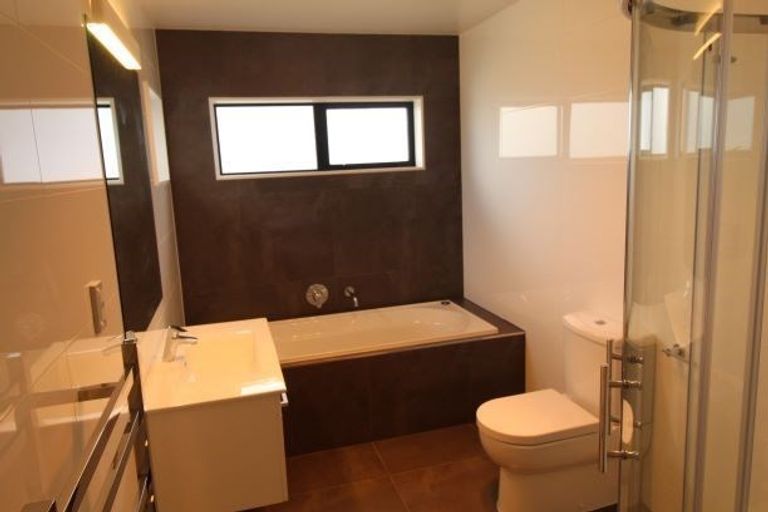 Photo of property in 79 Maka Terrace, Orewa, 0931