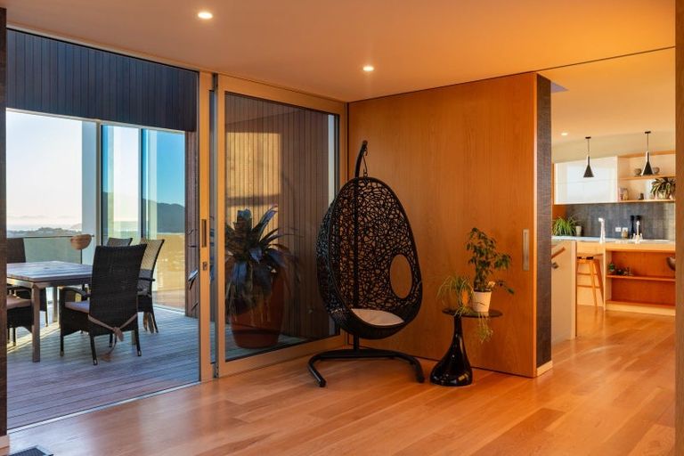 Photo of property in 10 Seascape View, Paremata, Porirua, 5024