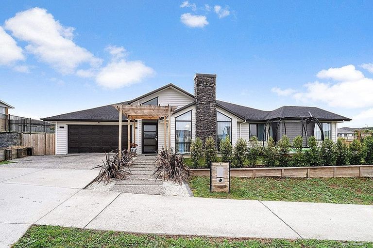 Photo of property in 2 Floyd Road, Riverhead, 0820