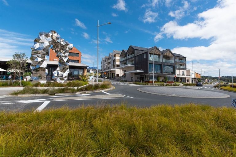 Photo of property in 22 Headsail Drive, Long Bay, Auckland, 0630