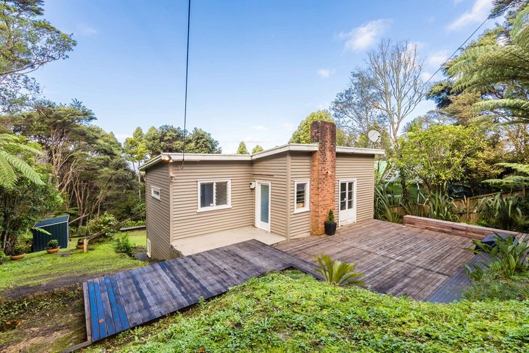 Photo of property in 73 Takahe Road, Titirangi, Auckland, 0604