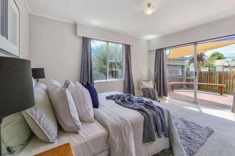 Photo of property in 4 Thackeray Place, Owhata, Rotorua, 3010