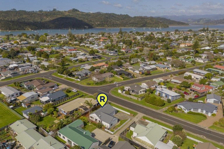 Photo of property in 5 Cholmondeley Crescent, Whitianga, 3510