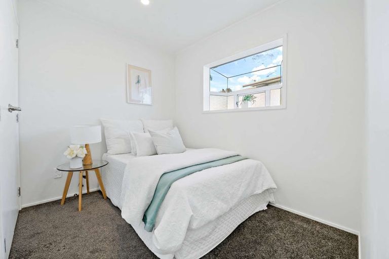 Photo of property in 2/52 Cherry Road, Bucklands Beach, Auckland, 2014