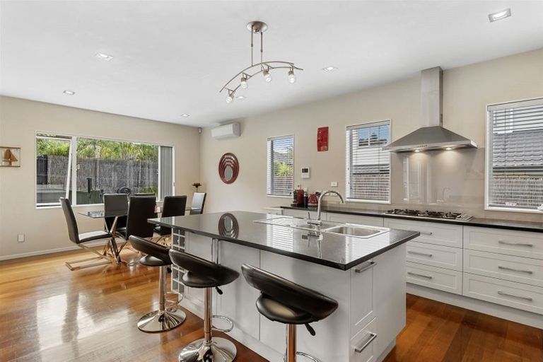 Photo of property in 51 Fairview Avenue, Fairview Heights, Auckland, 0632