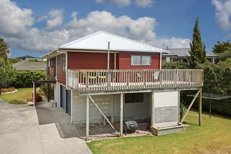 Photo of property in 41 Clarks Beach Road, Clarks Beach, 2122