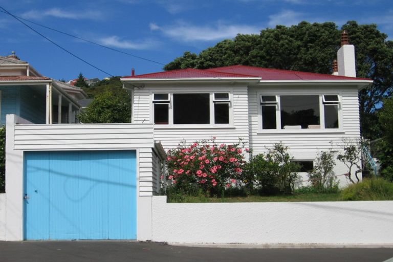 Photo of property in 4 Melrose Road, Island Bay, Wellington, 6023