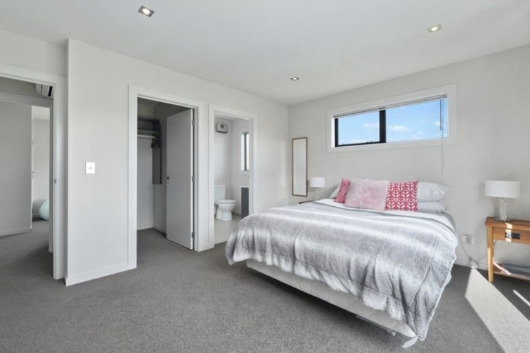 Photo of property in 16 Islington Place, Wanaka, 9305