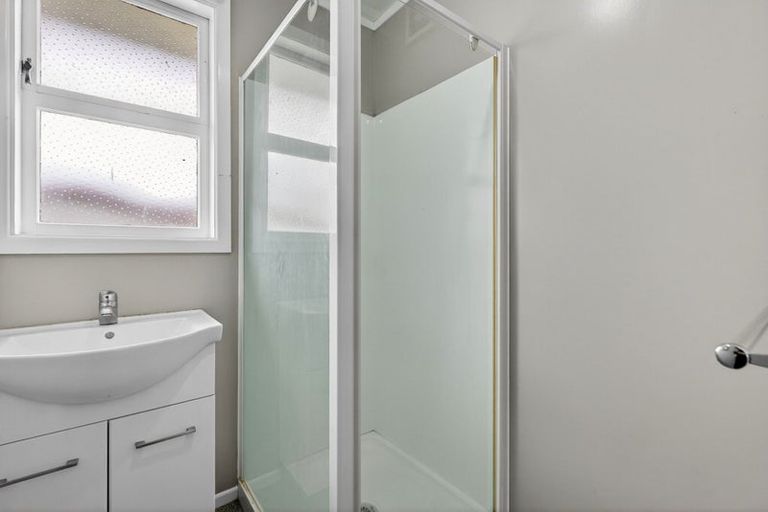 Photo of property in 37 Bruce Road, Glenfield, Auckland, 0629