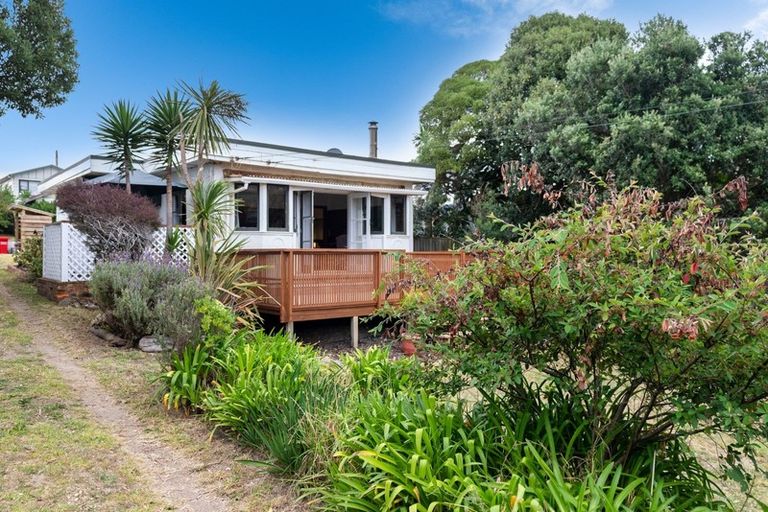 Photo of property in 36 Dixie Street, Te Horo Beach, Otaki, 5581