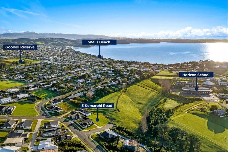 Photo of property in 3 Komarohi Road, Snells Beach, 0920