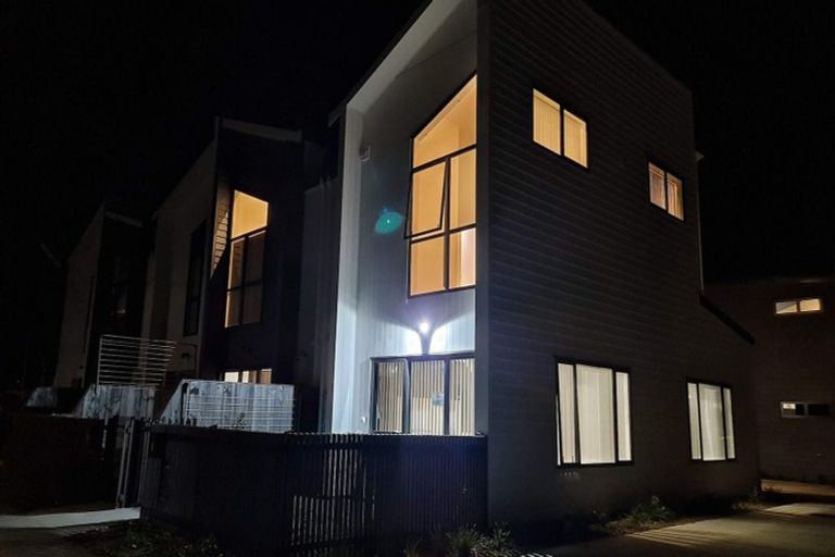 Photo of property in 1 Pasla Close, Papakura, 2110