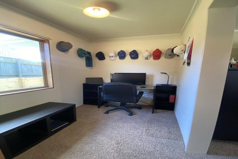 Photo of property in 32 Campion Road, Waikanae Beach, Waikanae, 5036