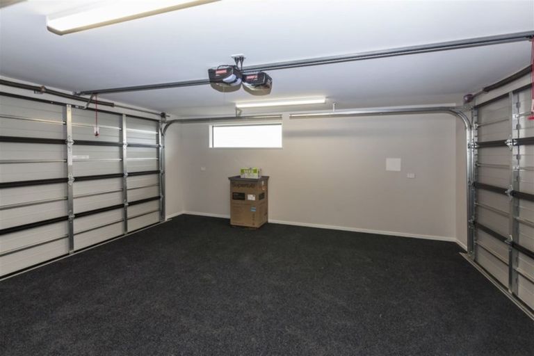 Photo of property in 8 Valour Drive, Rangiora, 7400