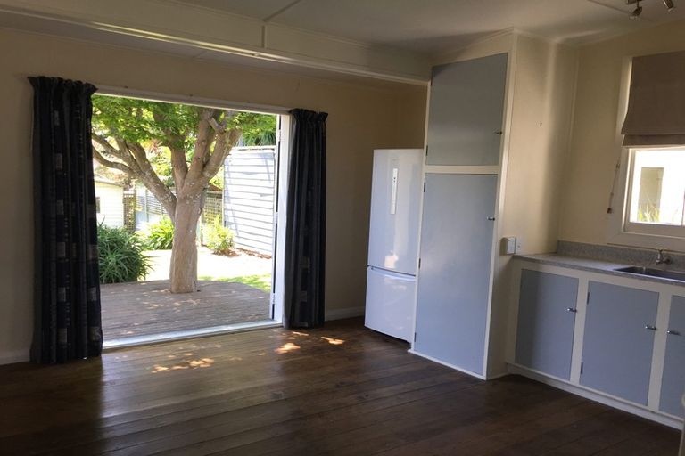 Photo of property in 37 Napier Terrace, Hospital Hill, Napier, 4110