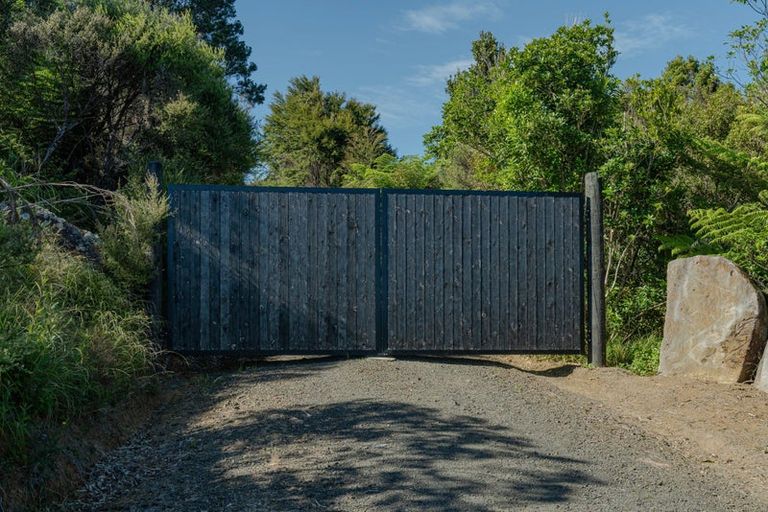 Photo of property in 180 Silverstream Falls Row, Whenuakite, Whitianga, 3591