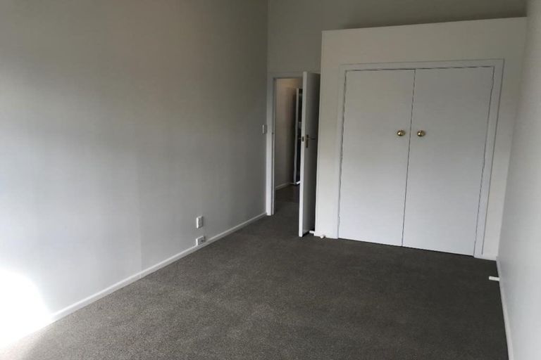 Photo of property in 3/289 Glenfield Road, Glenfield, Auckland, 0629