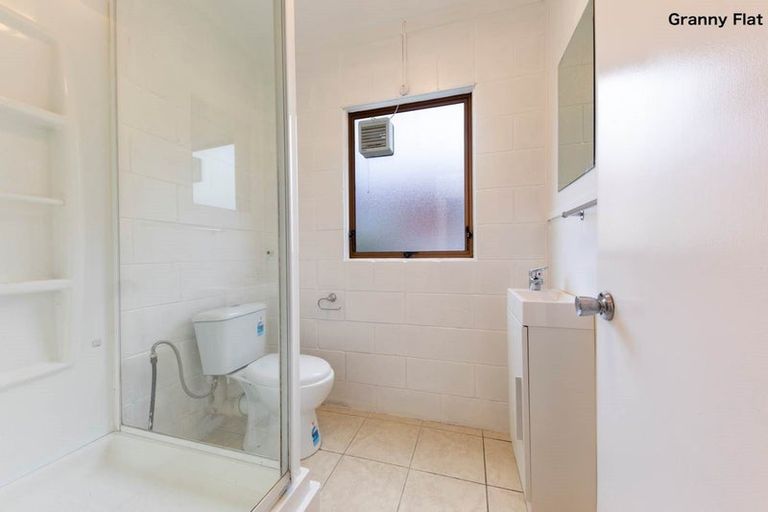 Photo of property in 237 Te Atatu Road, Te Atatu South, Auckland, 0610