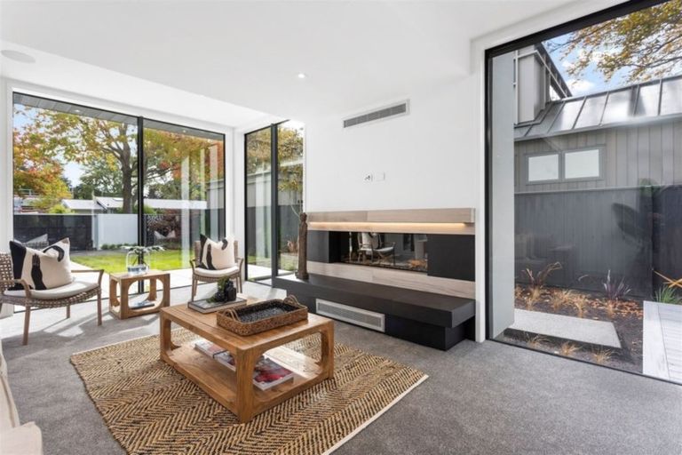 Photo of property in 1b Wood Lane, Fendalton, Christchurch, 8014