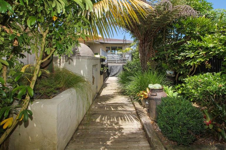 Photo of property in 27 Stella Drive, Clarks Beach, 2122