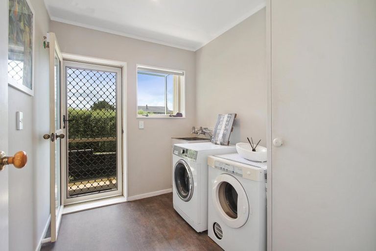 Photo of property in 27 Stella Drive, Clarks Beach, 2122