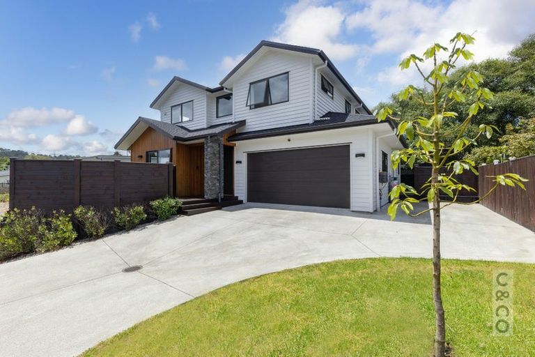 Photo of property in 1 Duchess Way, Riverhead, 0820