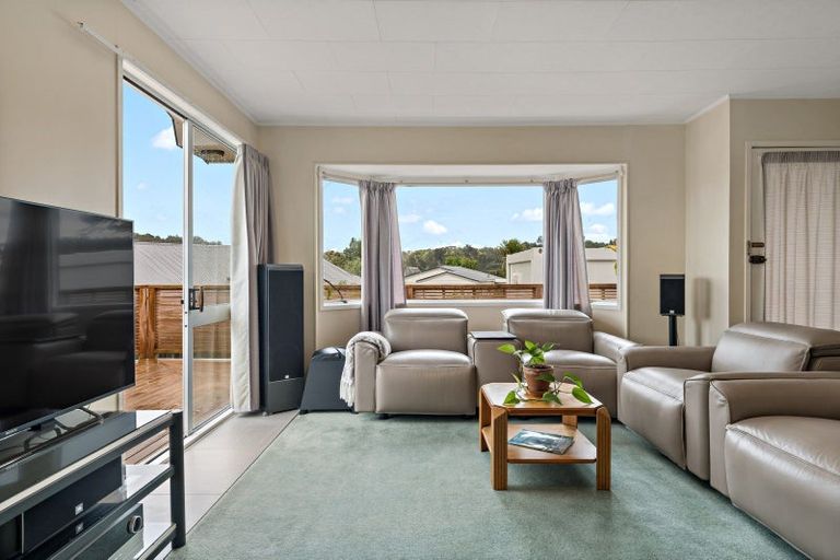 Photo of property in 62 Lynn Road, Bayview, Auckland, 0629