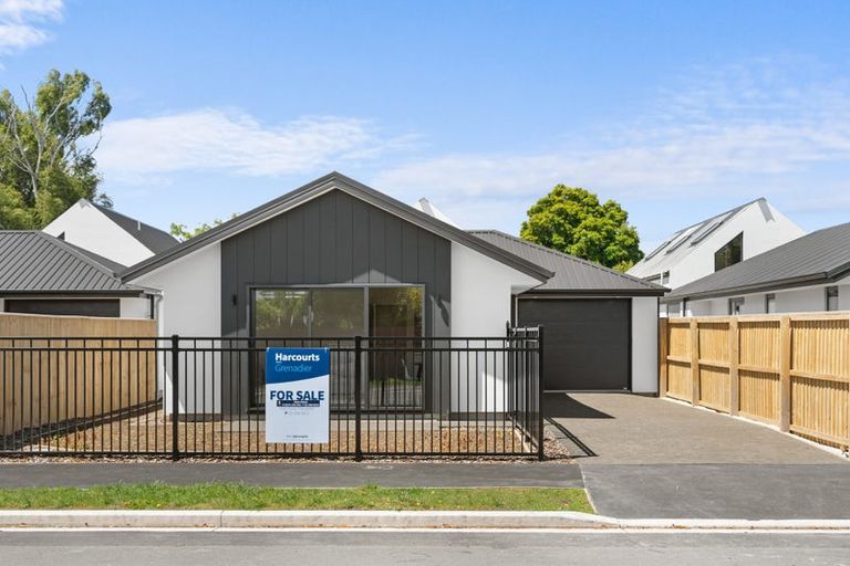 Photo of property in 2/4 Ramore Place, Redwood, Christchurch, 8051