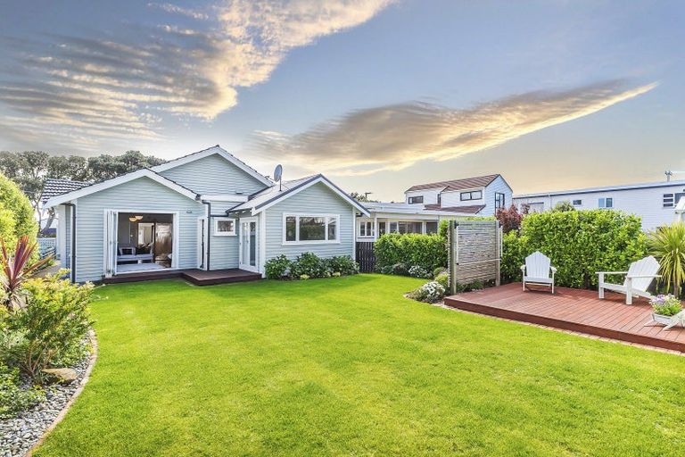 Photo of property in 52 Dundas Street, Seatoun, Wellington, 6022