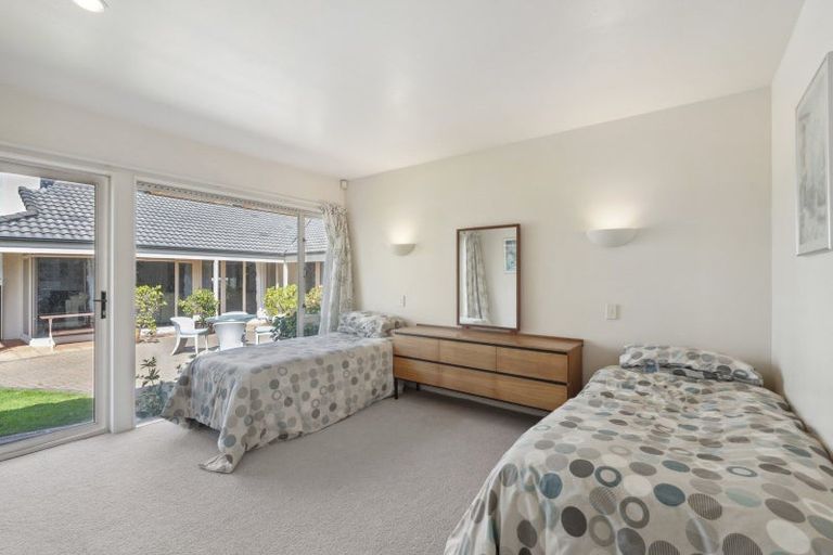 Photo of property in 84 Rushgreen Avenue, Pahurehure, Papakura, 2113