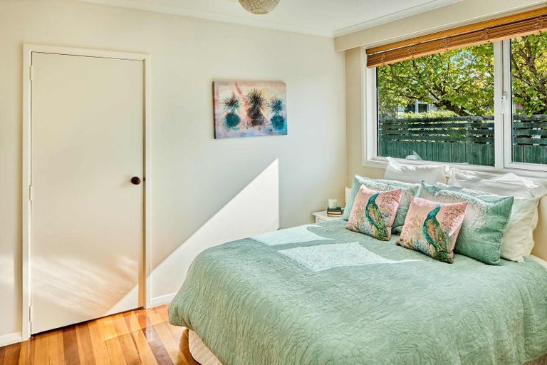 Photo of property in 39a Pukatea Street, Eastbourne, Lower Hutt, 5013