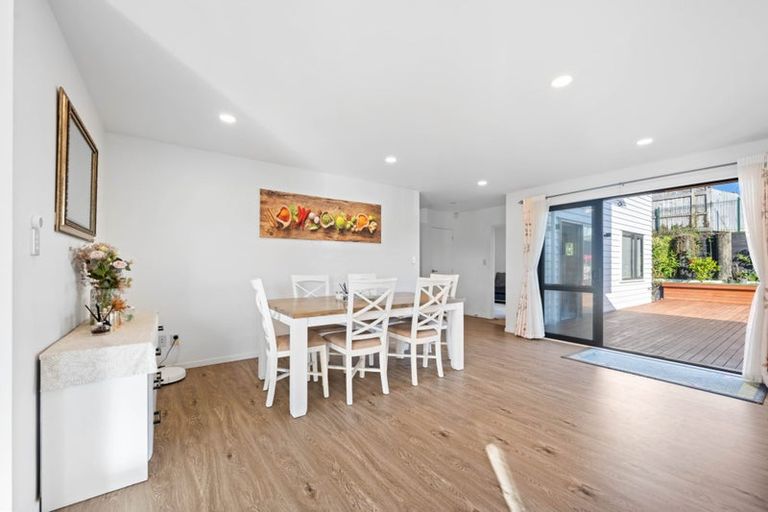 Photo of property in 32 Huarahi Pai Road, Huapai, Kumeu, 0810