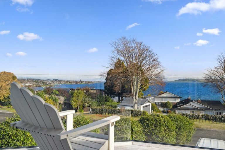 Photo of property in 10 Crowther Terrace, Waipahihi, Taupo, 3330