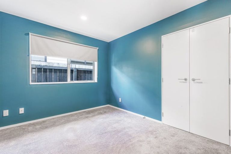 Photo of property in 8 Sauterne Road, Kumeu, 0810