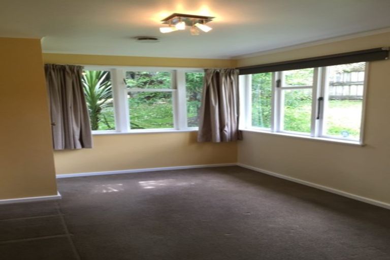 Photo of property in 1a Trojan Crescent, New Lynn, Auckland, 0600
