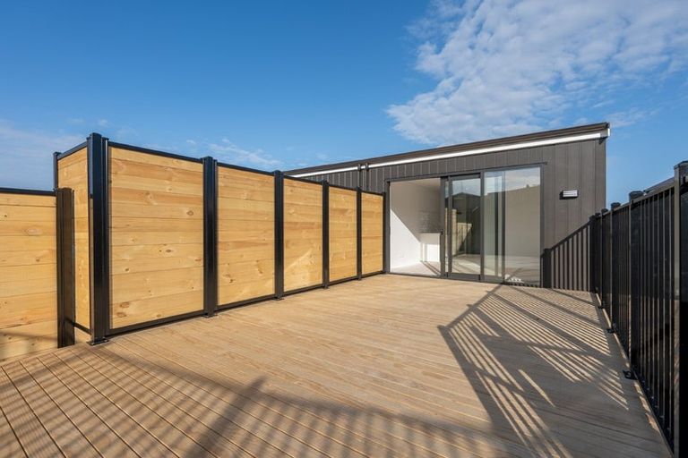 Photo of property in 30a Kukuwai Avenue, Red Beach, 0932