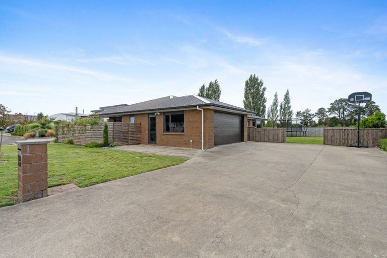 Photo of property in 12 Molesworth Street, Carterton, 5713