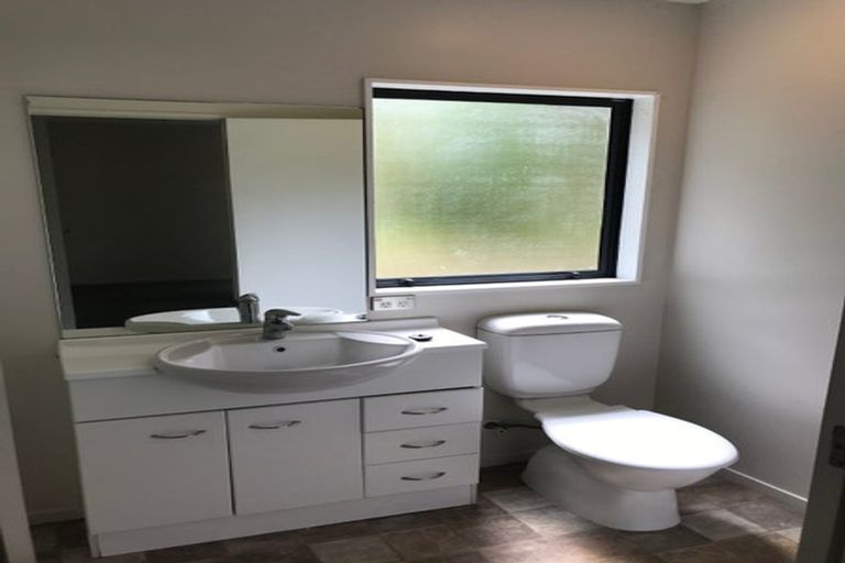 Photo of property in 31a Hiwi Crescent, Titahi Bay, Porirua, 5022
