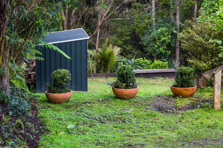 Photo of property in 73 Takahe Road, Titirangi, Auckland, 0604