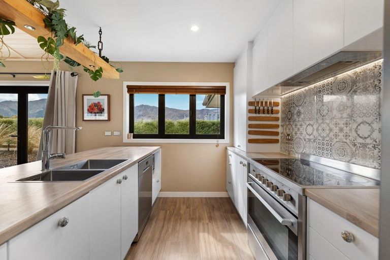 Photo of property in 8 Dingle Street, Lake Hawea, Wanaka, 9382