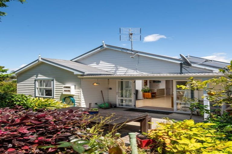 Photo of property in 2/19 Salem Place, Torbay, Auckland, 0630