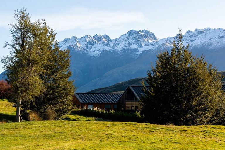 Photo of property in 23 Rannoch Drive, Jacks Point, Queenstown, 9371