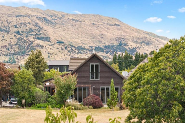 Photo of property in Heritage Village, 7 Villa Lane, Wanaka, 9382