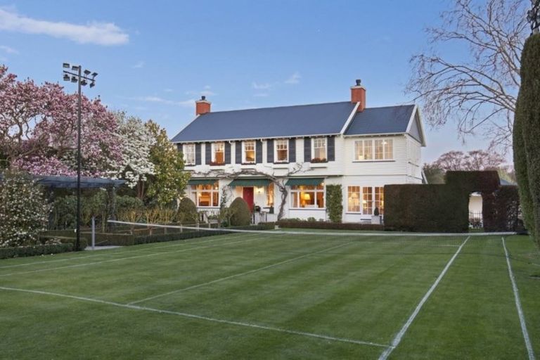 Photo of property in 52 Holmwood Road, Merivale, Christchurch, 8014