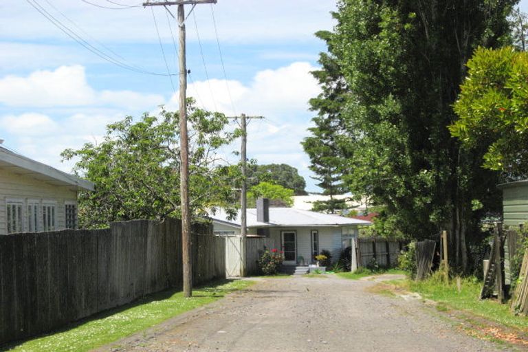 Photo of property in 28a Miller Road, Mangere Bridge, Auckland, 2022