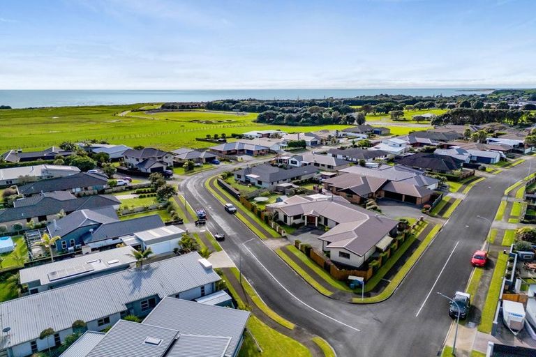 Photo of property in 5 Marlin Terrace, Bell Block, New Plymouth, 4312