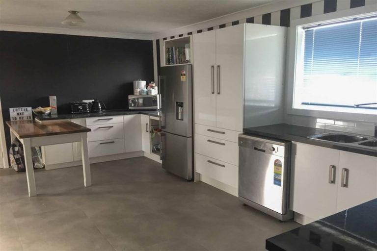 Photo of property in 77 Stobo Street, Grasmere, Invercargill, 9810