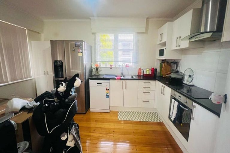 Photo of property in 1/172 Forrest Hill Road, Forrest Hill, Auckland, 0620