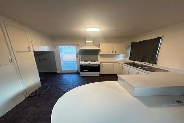 Photo of property in 1/215 Swanson Road, Henderson, Auckland, 0610